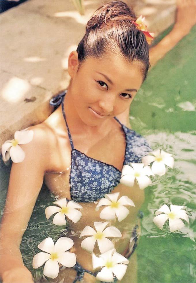 菊川怜 ビキニ画像!若い頃の美しさと抜群スタイルがたまらない! 9枚目
