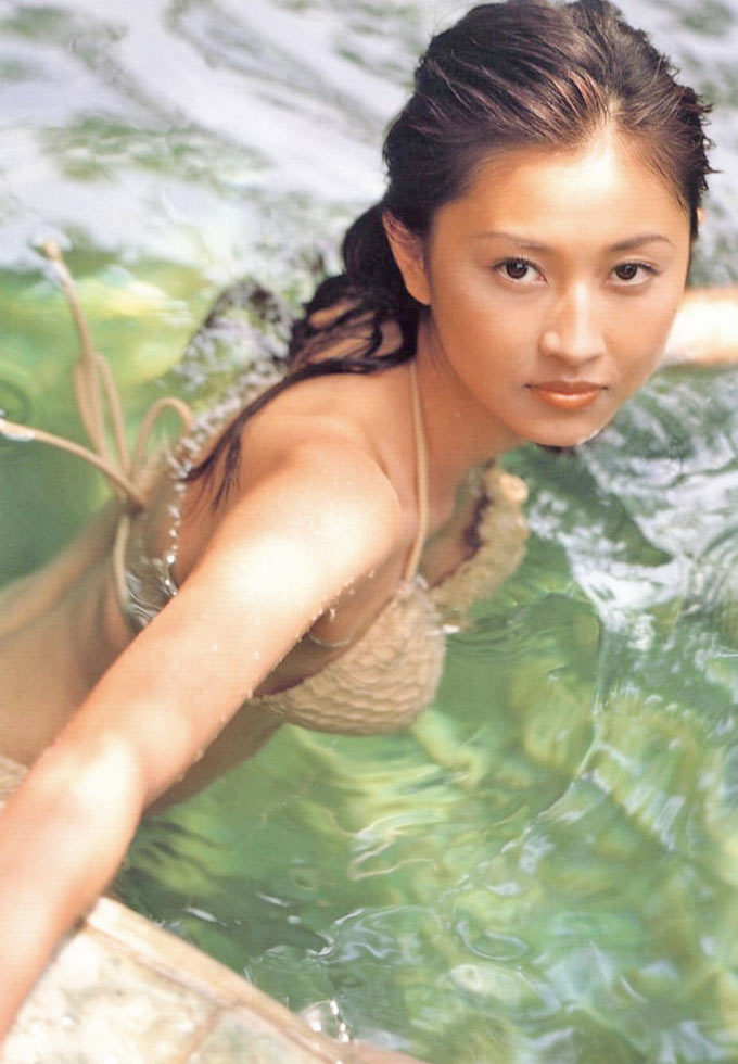 菊川怜 ビキニ画像!若い頃の美しさと抜群スタイルがたまらない! 12枚目