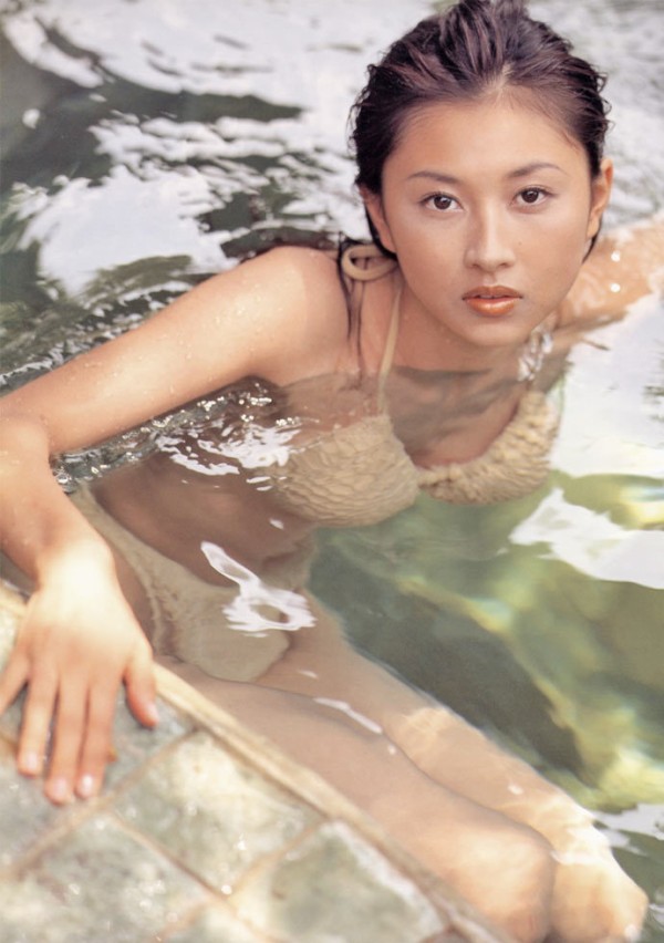 菊川怜 ビキニ画像!若い頃の美しさと抜群スタイルがたまらない! 25枚目