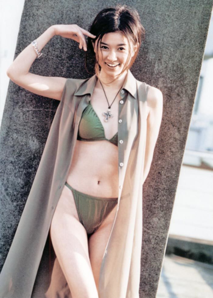 菊川怜 ビキニ画像!若い頃の美しさと抜群スタイルがたまらない! 27枚目