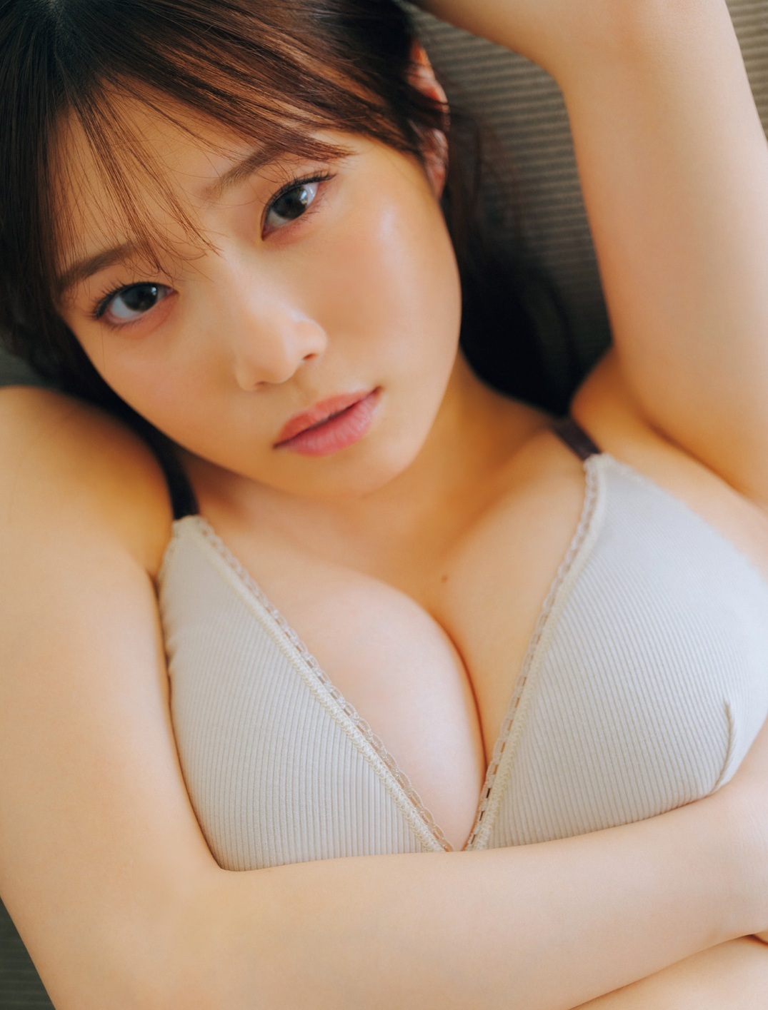 岸みゆ ふたりだけのナイトプール FRIDAY 4枚目