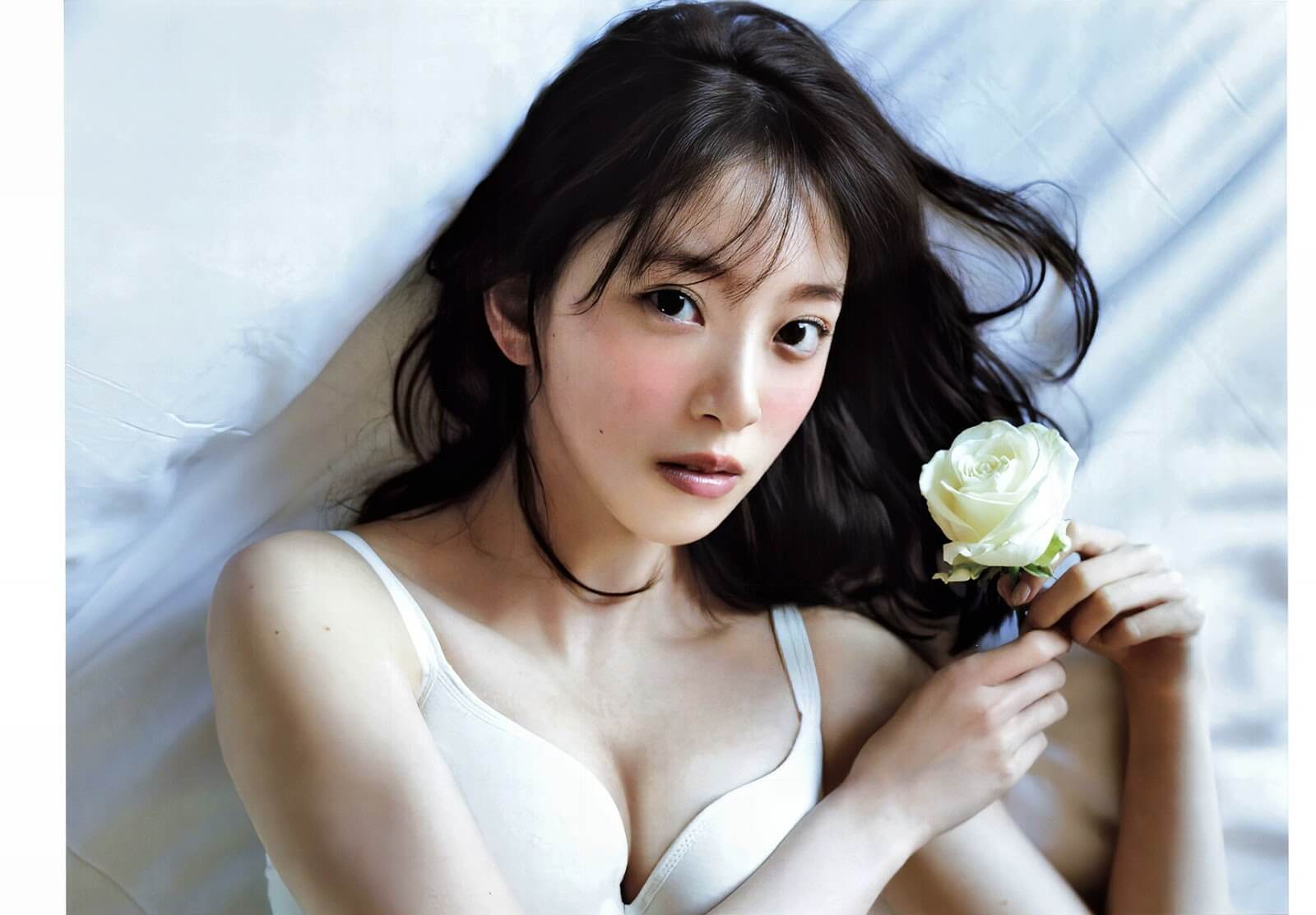堀未央奈 水着グラビア画像 11枚目