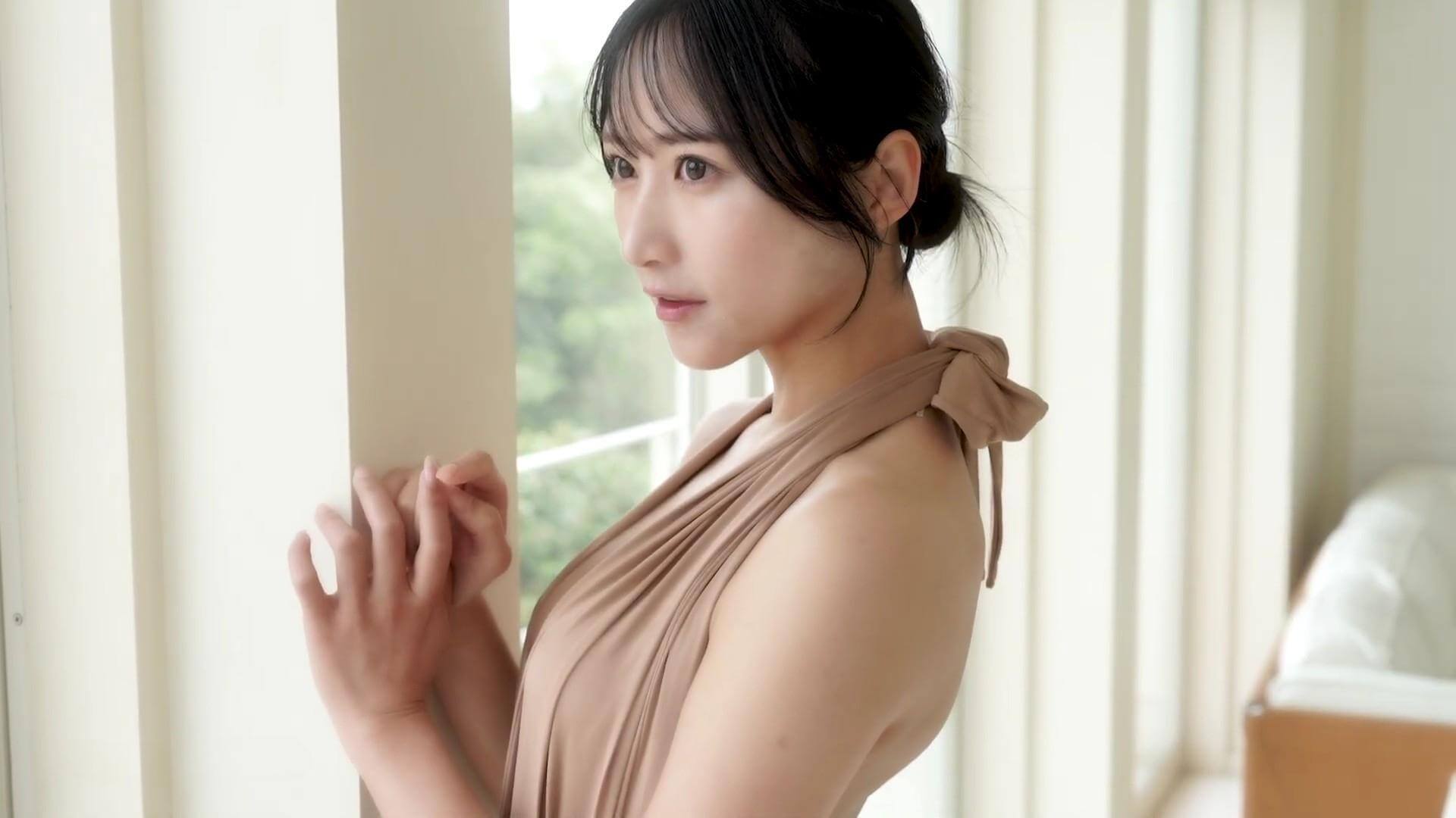 【川瀬もえ】人気恋リアでモテまくりの美貌!挑発的な水着グラビア 22枚目