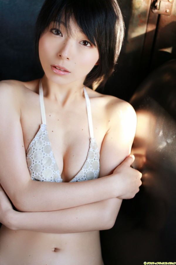 里中あや ビキニ画像!若い頃のかわいさと美スタイルがたまらない! 25枚目