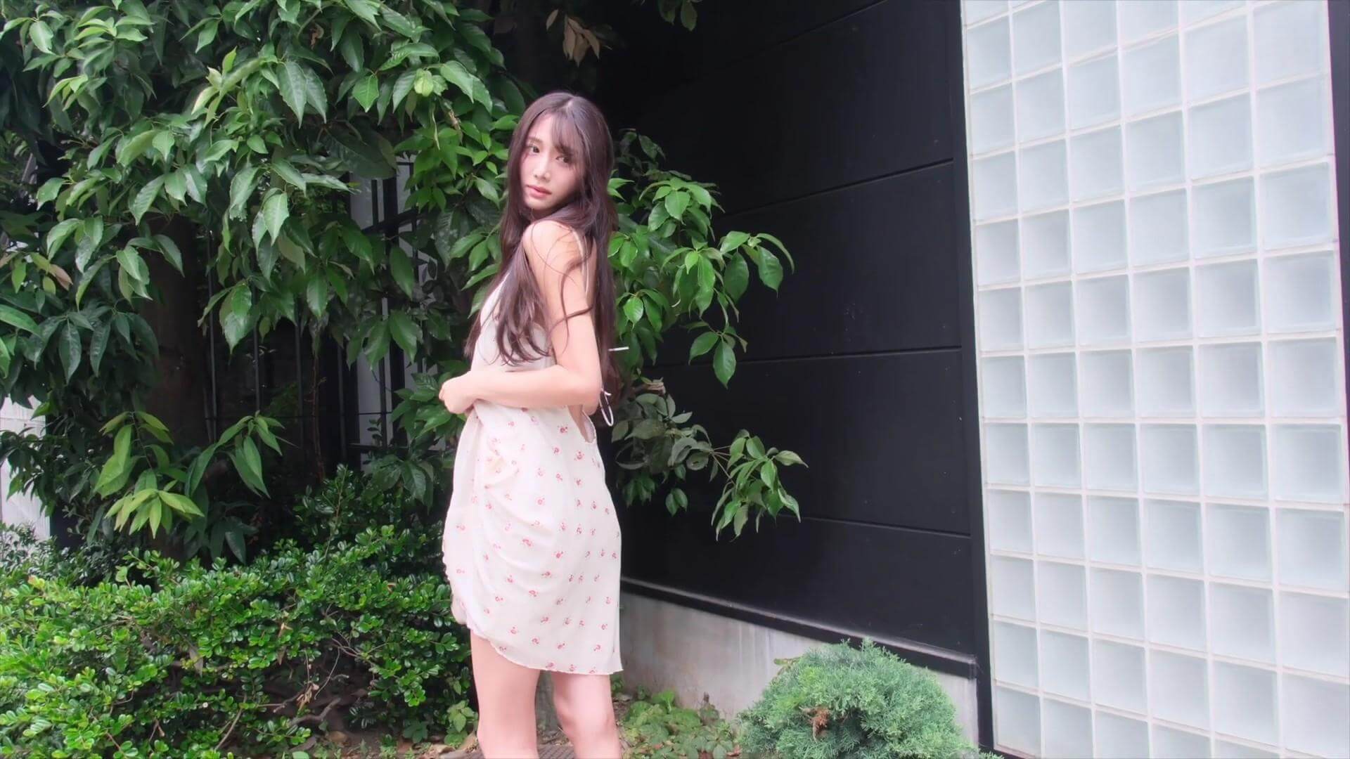 斎藤恭代の最新水着グラビアが神レベル!奇跡の9頭身美ボディに釘付け 8枚目