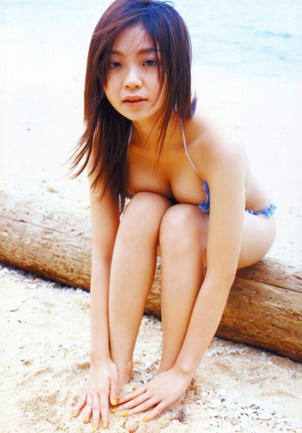 秋山奈々 ビキニ画像!若い頃のかわいさと美スタイルがたまらない! 12枚目