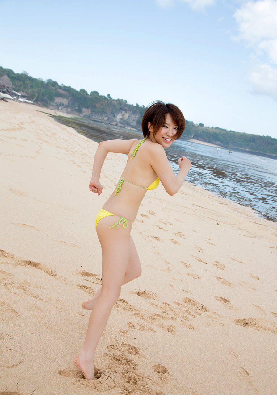 浅倉結希 ビキニ画像!若い頃のかわいさと抜群スタイルがたまらない! 21枚目