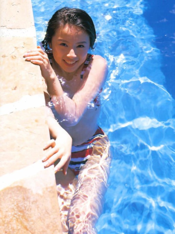 鈴木亜美 グラビア画像!若い頃のかわいさと美スタイルがたまらない! 20枚目