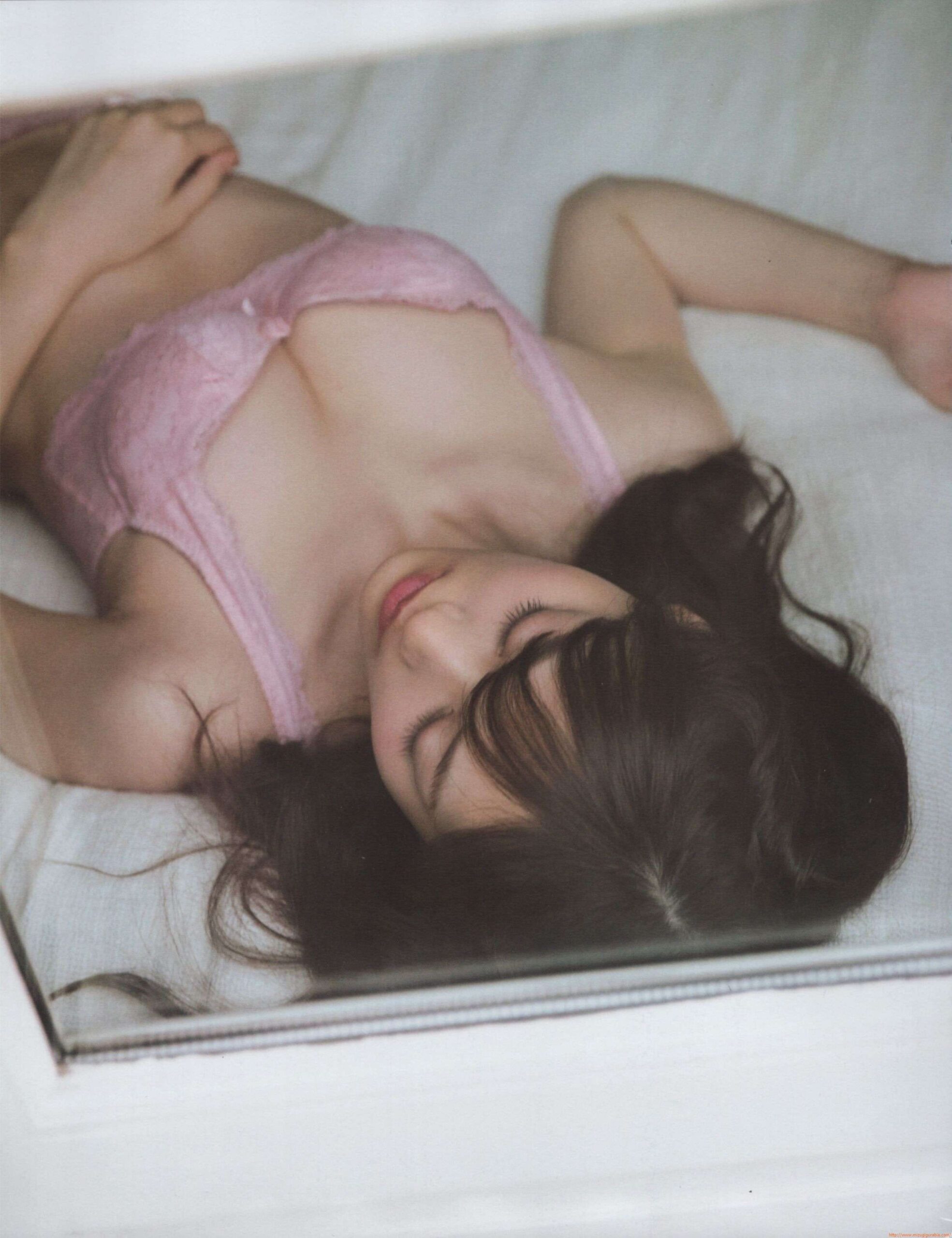 山下美月、魅力溢れる水着姿でファンを魅了!乃木坂46の輝く星 19枚目