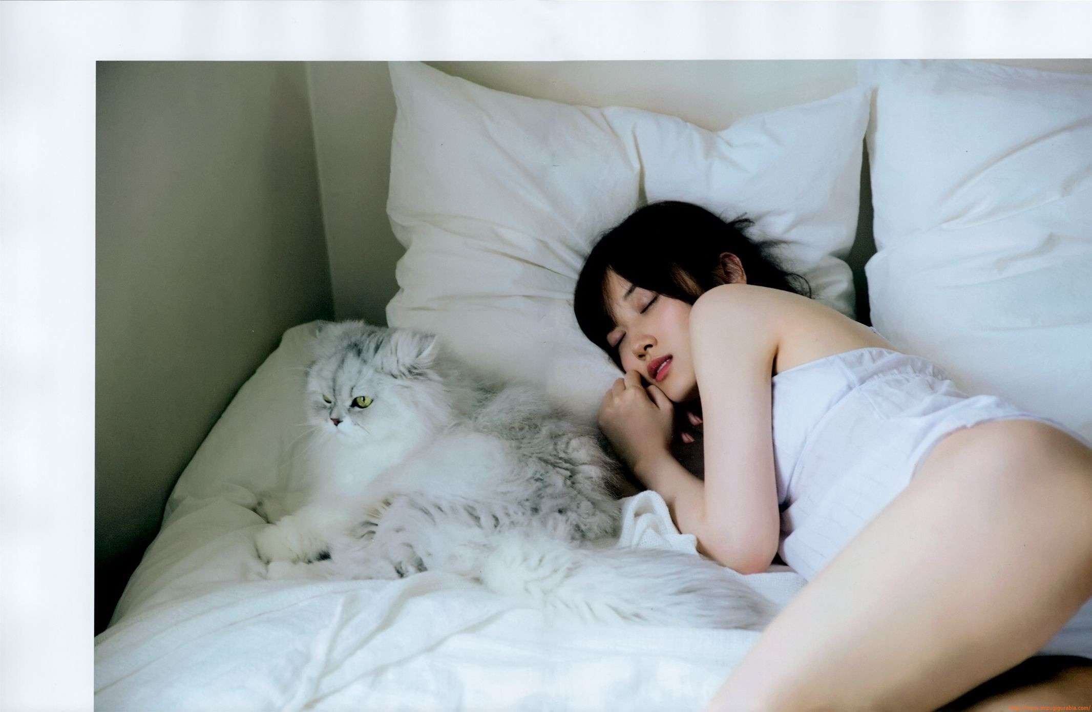 山下美月、魅力溢れる水着姿でファンを魅了!乃木坂46の輝く星 22枚目
