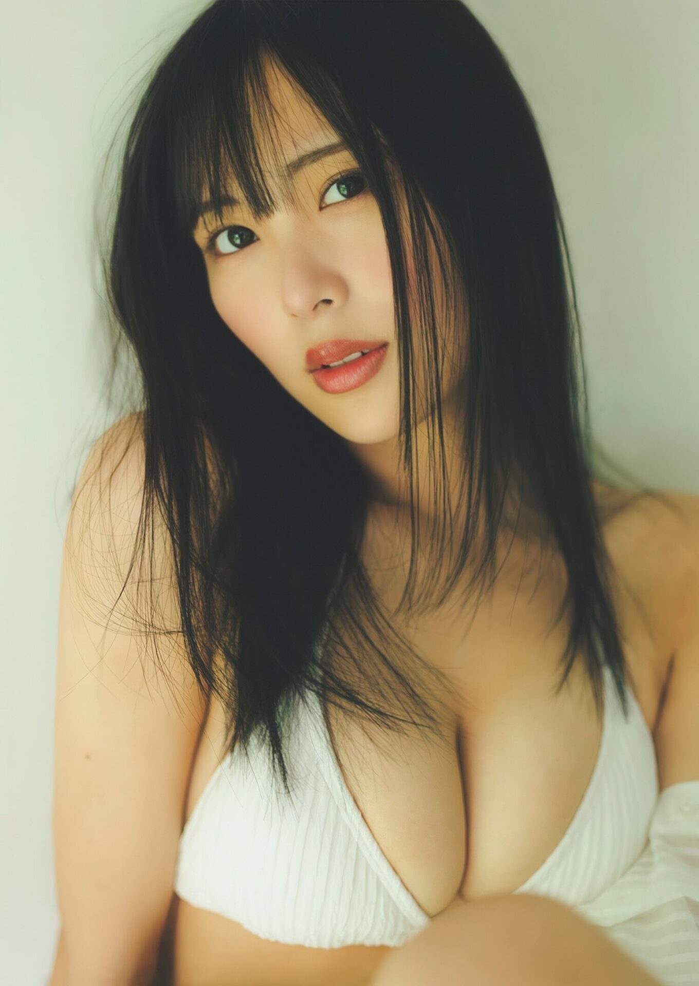 逢田珠里依 最新グラビア水着画像 1枚目
