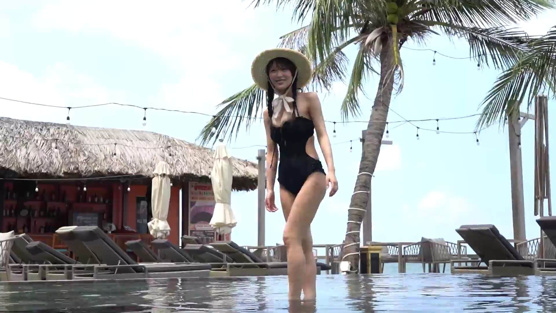 【画像ニアジョイ逢田珠里依の“国宝級”水着グラビア!アンニュイな大人顔にドキッとするベトナムの夏 26枚目