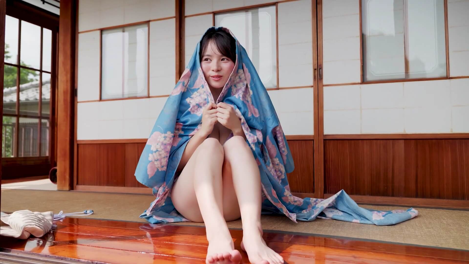 太田しずくの極流水着グラビア!浴衣を脱ぎ捨て魅せる夏の縁日美ボディ 3枚目