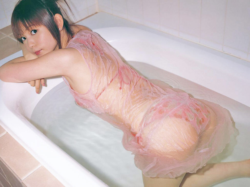 中川翔子 ビキニ画像!若い頃のかわいさと美スタイルがたまらない! 1枚目