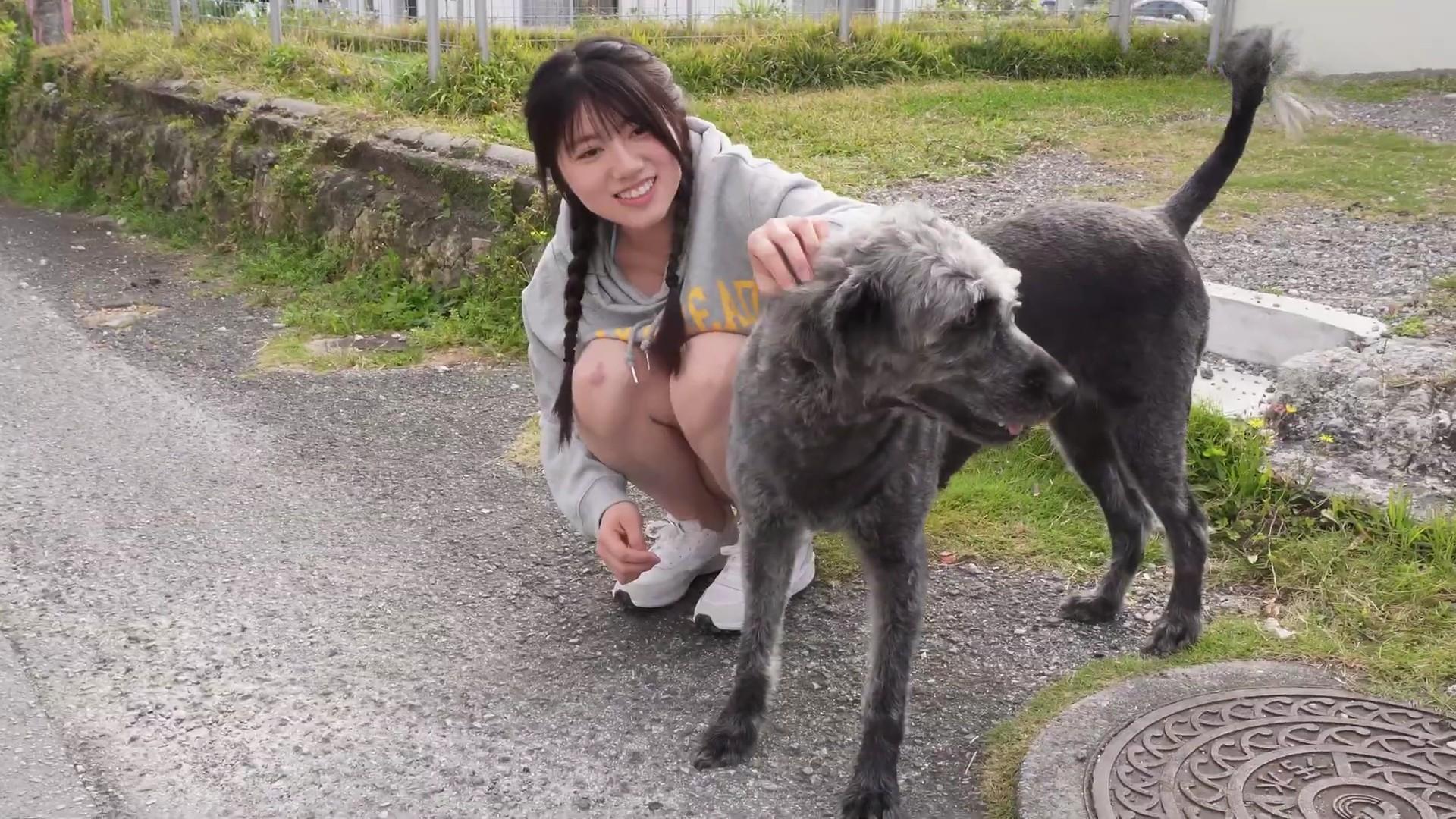 2026年最強の新人・加藤玲菜、圧巻の水着グラビア解禁!ヤンマガ表紙を飾った“看護学生”の素顔 16枚目