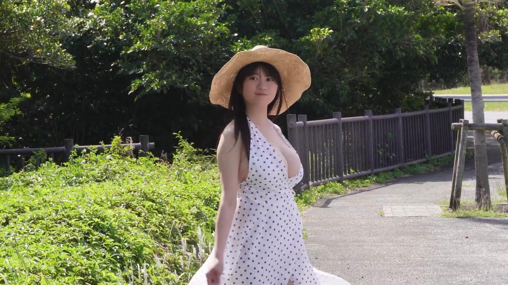 2026年最強の新人・加藤玲菜、圧巻の水着グラビア解禁!ヤンマガ表紙を飾った“看護学生”の素顔 26枚目
