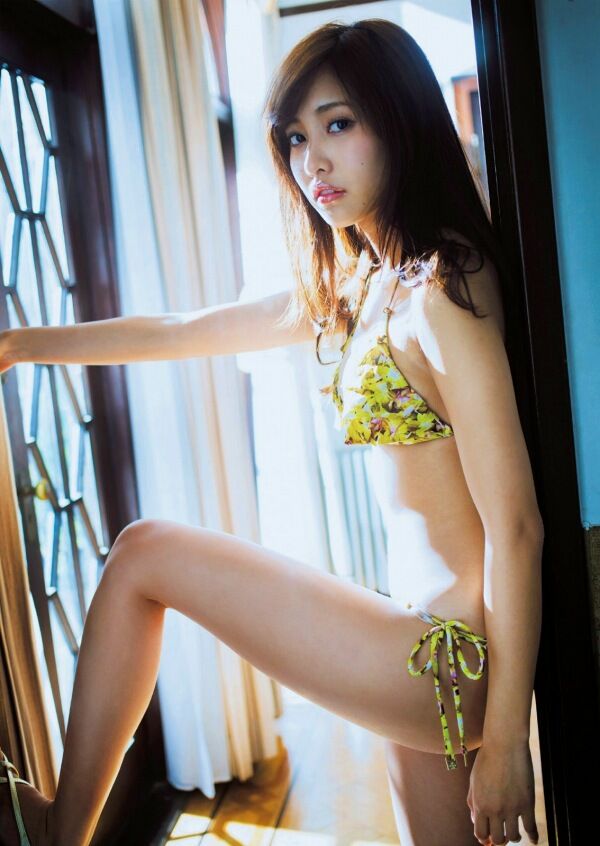 佐野ひなこ ビキニ画像!若い頃のかわいさと抜群スタイルがたまらない! 24枚目