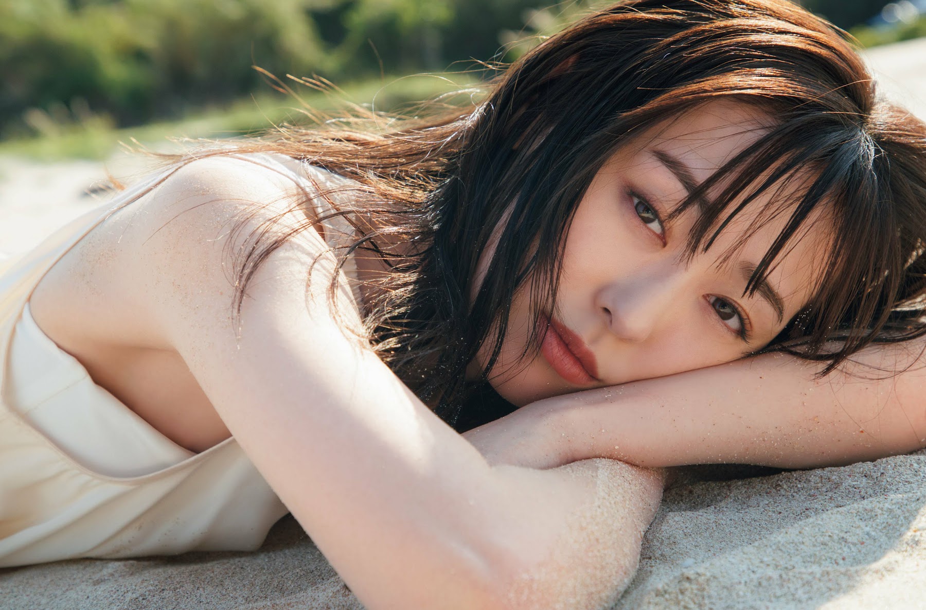 Friday 2023.04.14 福原遥 初めての美肌 4枚目