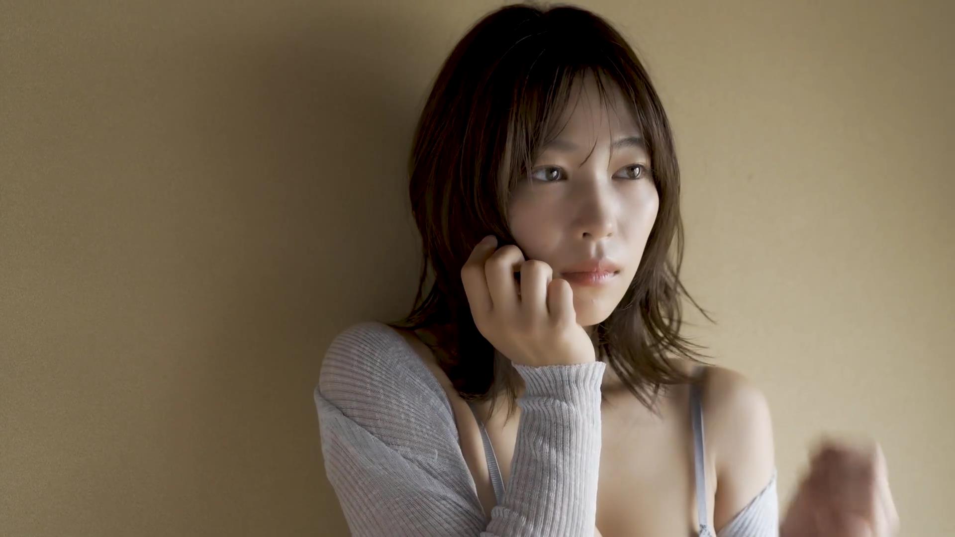 河内裕里が水着グラビアで全開!シコクの天使Hカップ美ボディ 29枚目