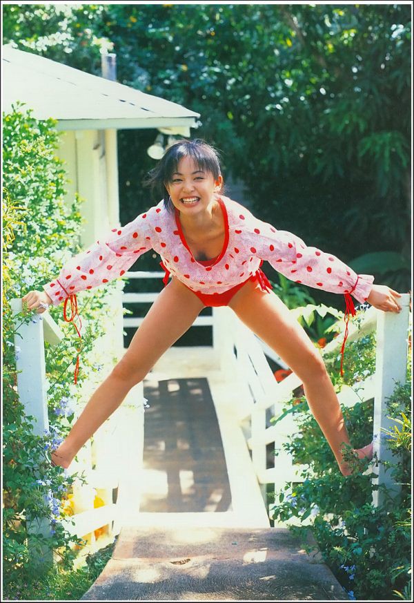 末永遥 ビキニ画像!若い頃のかわいさと美スタイルがたまらない! 20枚目