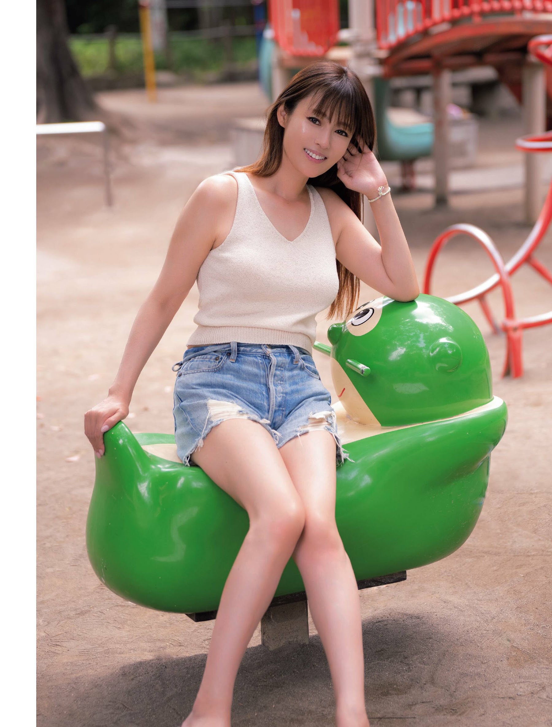 Friday 2023.08.18-25 深田恭子 サマーヴィーナス 2枚目