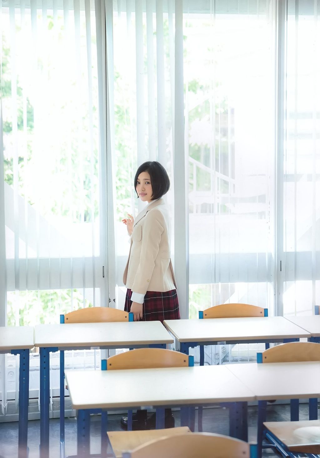 生田絵梨花、兒玉遥 《Graduation 高校卒業》[PB写真集] 18枚目