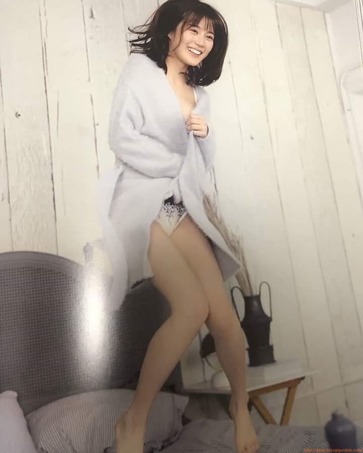 生田絵梨花、乃木坂46の才色兼備なピアニストが水着姿で魅了 20枚目