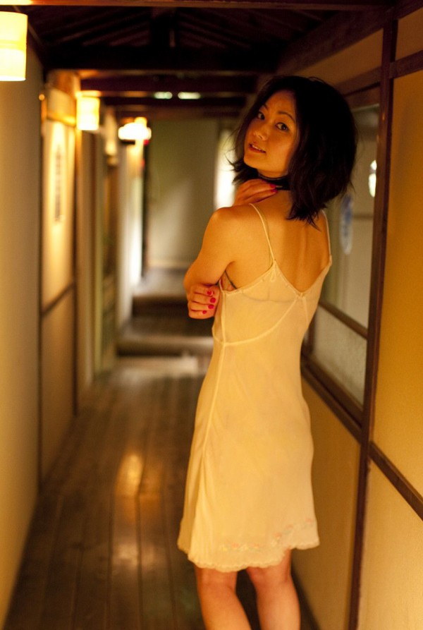 遠山景織子 グラビア画像!透明感あふれる美しさが魅力! 1枚目