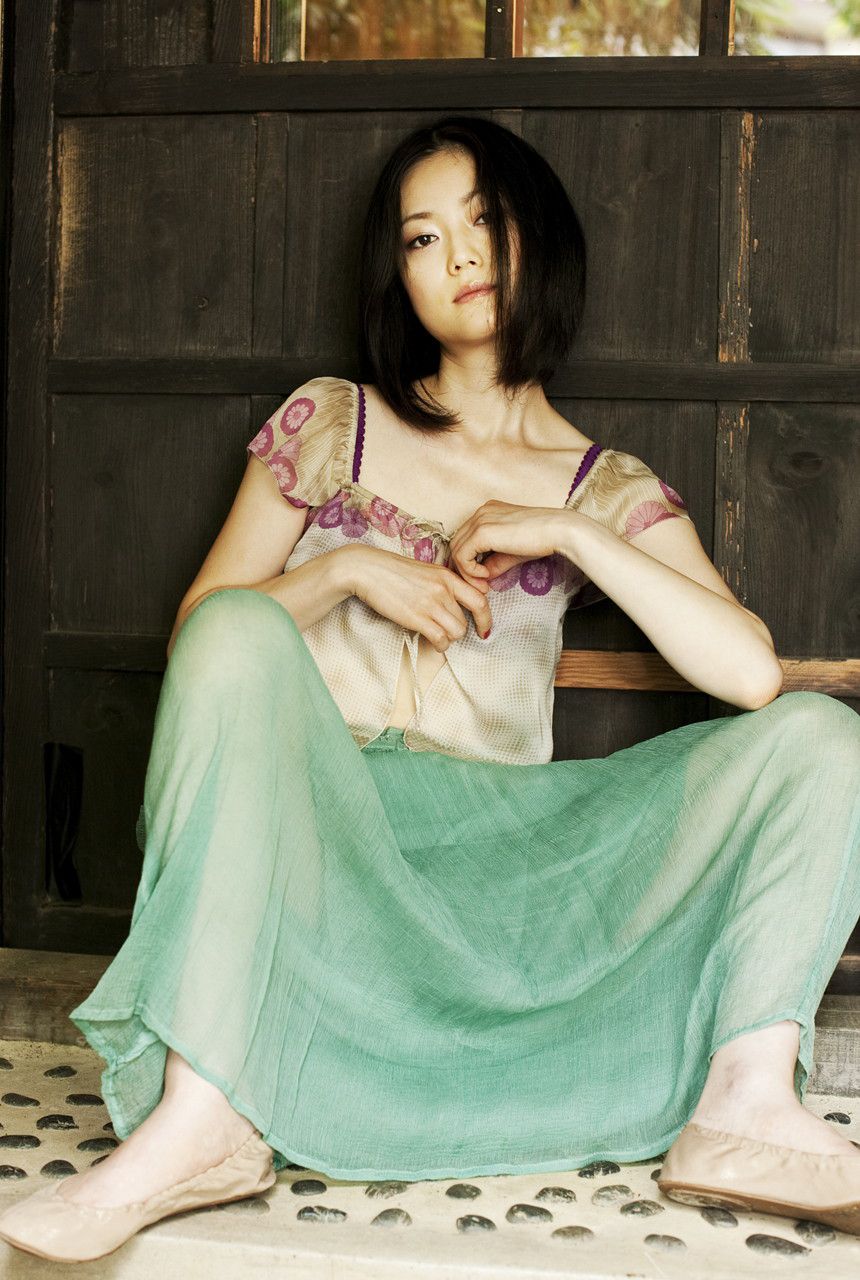 遠山景織子 グラビア画像!透明感あふれる美しさが魅力! 2枚目