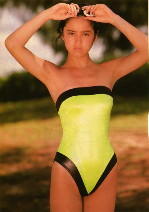 安原麗子 水着グラビア画像!若い頃のかわいさがたまらない! 25枚目