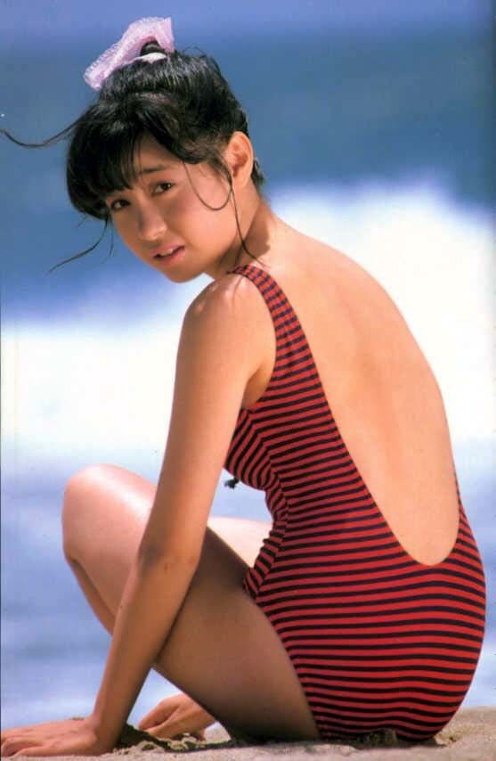 岩井由紀子 水着画像!若い頃のかわいさがたまらない! 10枚目