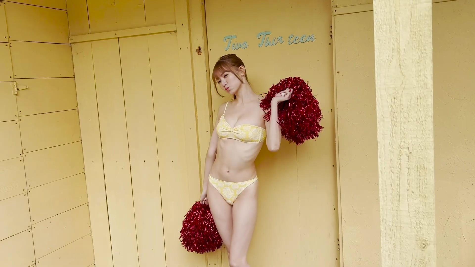 菊池桃子 最新グラビア水着画像 25枚目