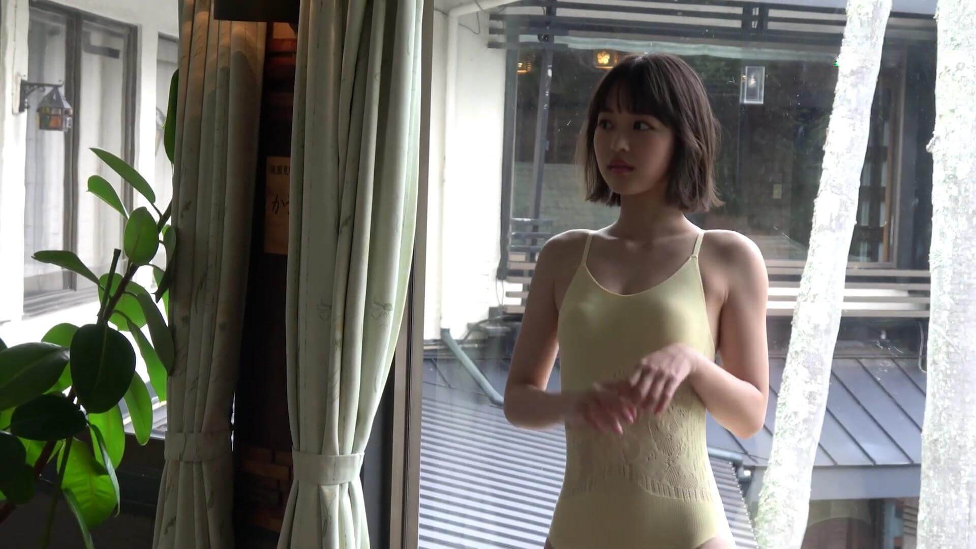 「世界が恋する美少女」上田心暖の圧倒的透明感グラビアが話題! 16枚目