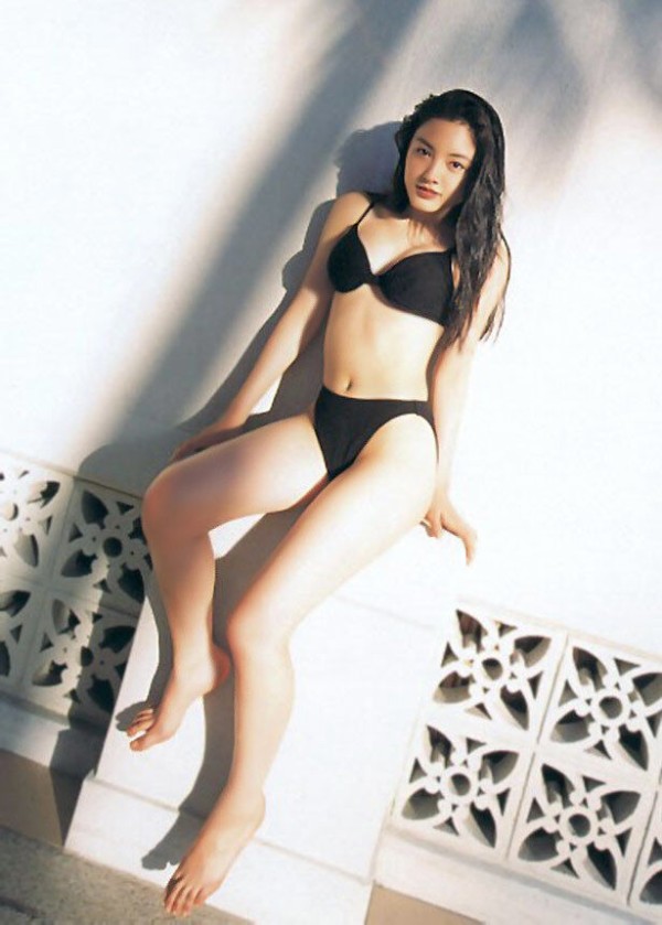 仲間由紀恵 ビキニ画像!若い頃のかわいさがたまらない! 7枚目
