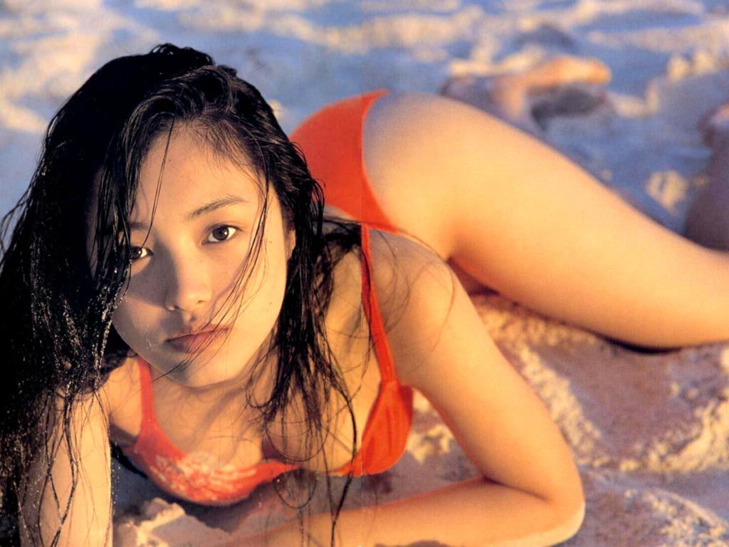 仲間由紀恵 ビキニ画像!若い頃のかわいさがたまらない! 25枚目