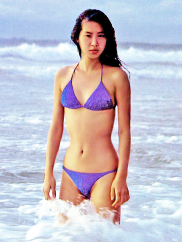 浅野温子 ビキニ画像!若い頃のかわいさがたまらない! 20枚目