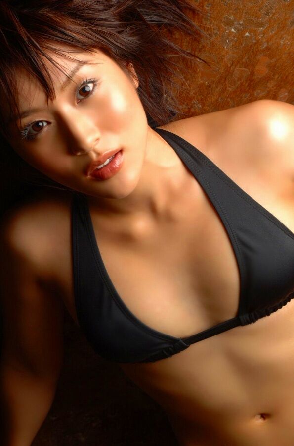 平田弥里 ビキニ画像!若い頃のかわいさと抜群スタイルがたまらない! 12枚目