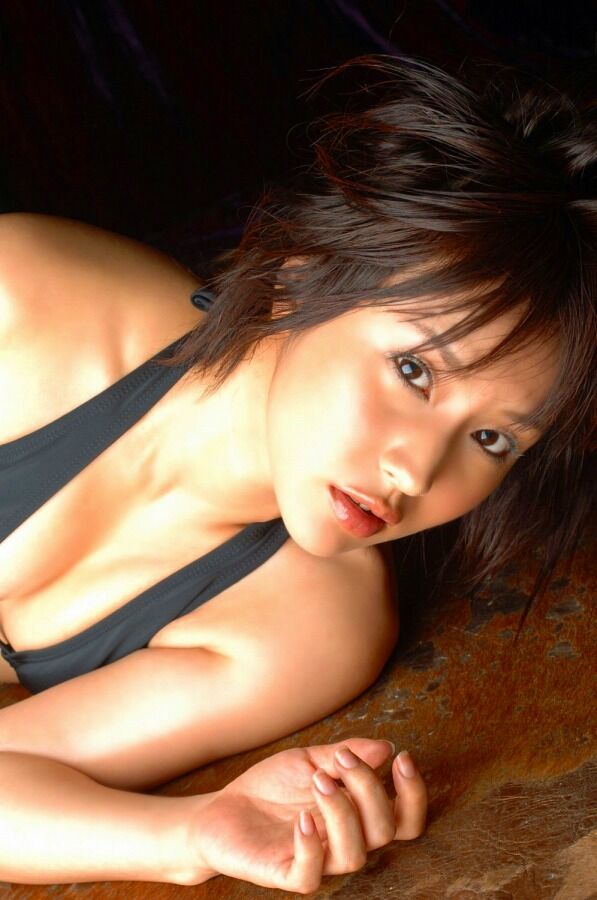 平田弥里 ビキニ画像!若い頃のかわいさと抜群スタイルがたまらない! 20枚目