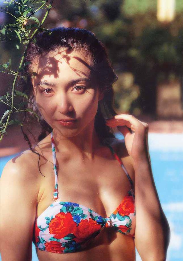 生稲晃子 ビキニ画像!若い頃のかわいさがたまらない! 15枚目