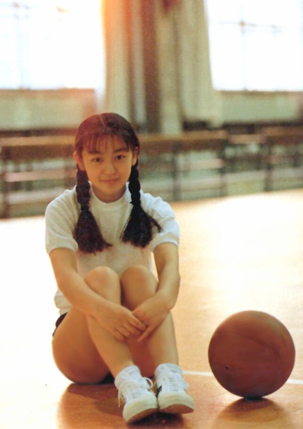 酒井美紀 水着グラビア画像!若い頃のかわいさがたまらない! 10枚目
