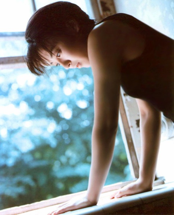 酒井美紀 水着グラビア画像!若い頃のかわいさがたまらない! 27枚目
