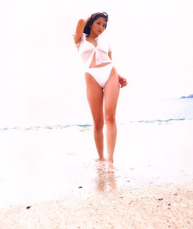 三浦理恵子 ビキニ画像!若い頃の抜群のスタイルがたまらない! 2枚目