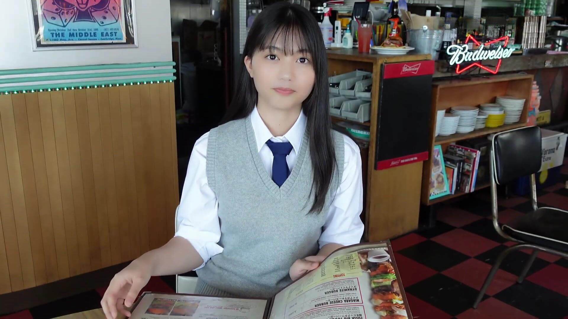 内藤あい紗の初水着グラビアが話題!「画像16歳の魅力 6枚目