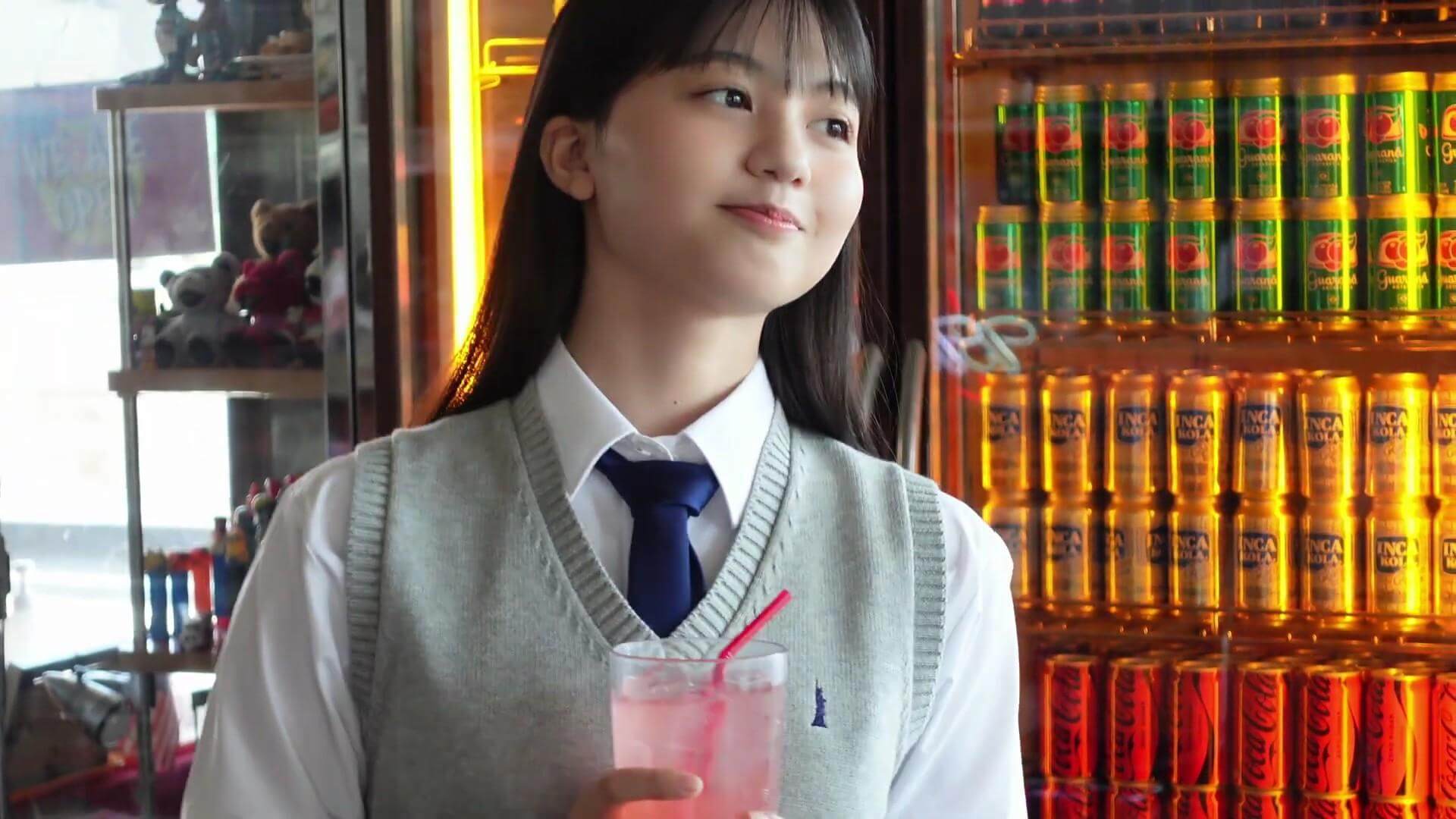 内藤あい紗の初水着グラビアが話題!「画像16歳の魅力 16枚目