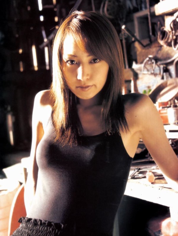矢田亜希子 グラビア画像!若い頃のかわいさと美スタイルがたまらない! 25枚目