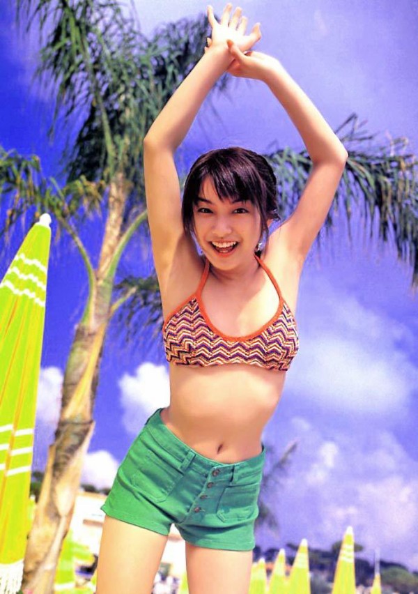 内山理名 ビキニ画像!若い頃のかわいさがたまらない! 17枚目