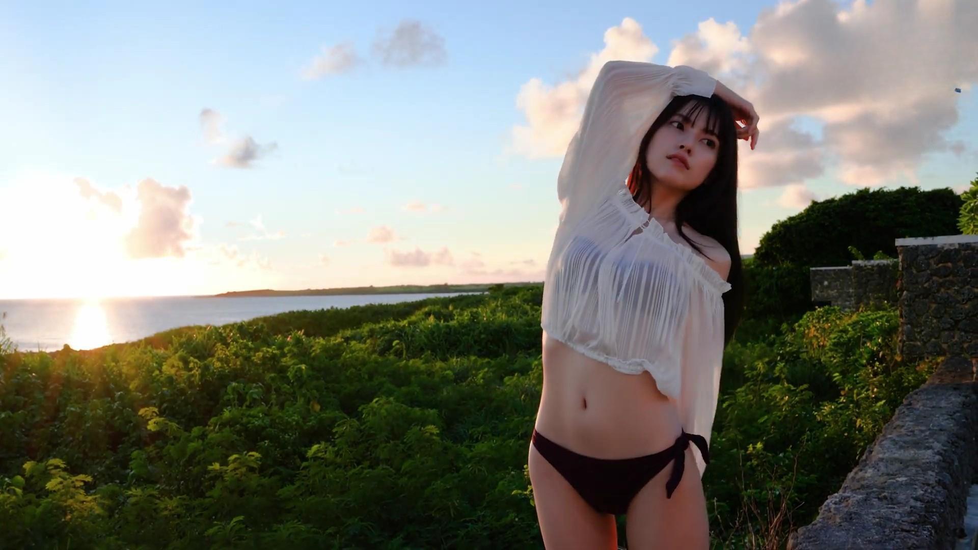 金丸紗希 主人公 水着画像 グラビア TikTokからグラビアアイドルへ 2 3枚目