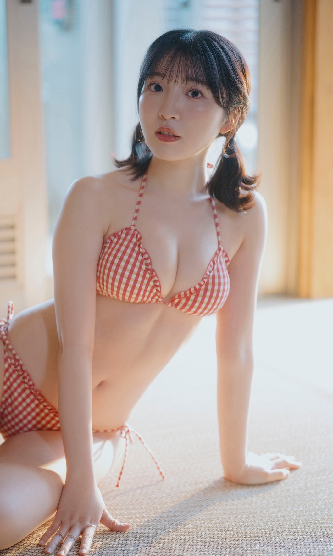 豊田萌絵 とよたもえ水着グラビア画像 Weekly PlayBoy 9枚目