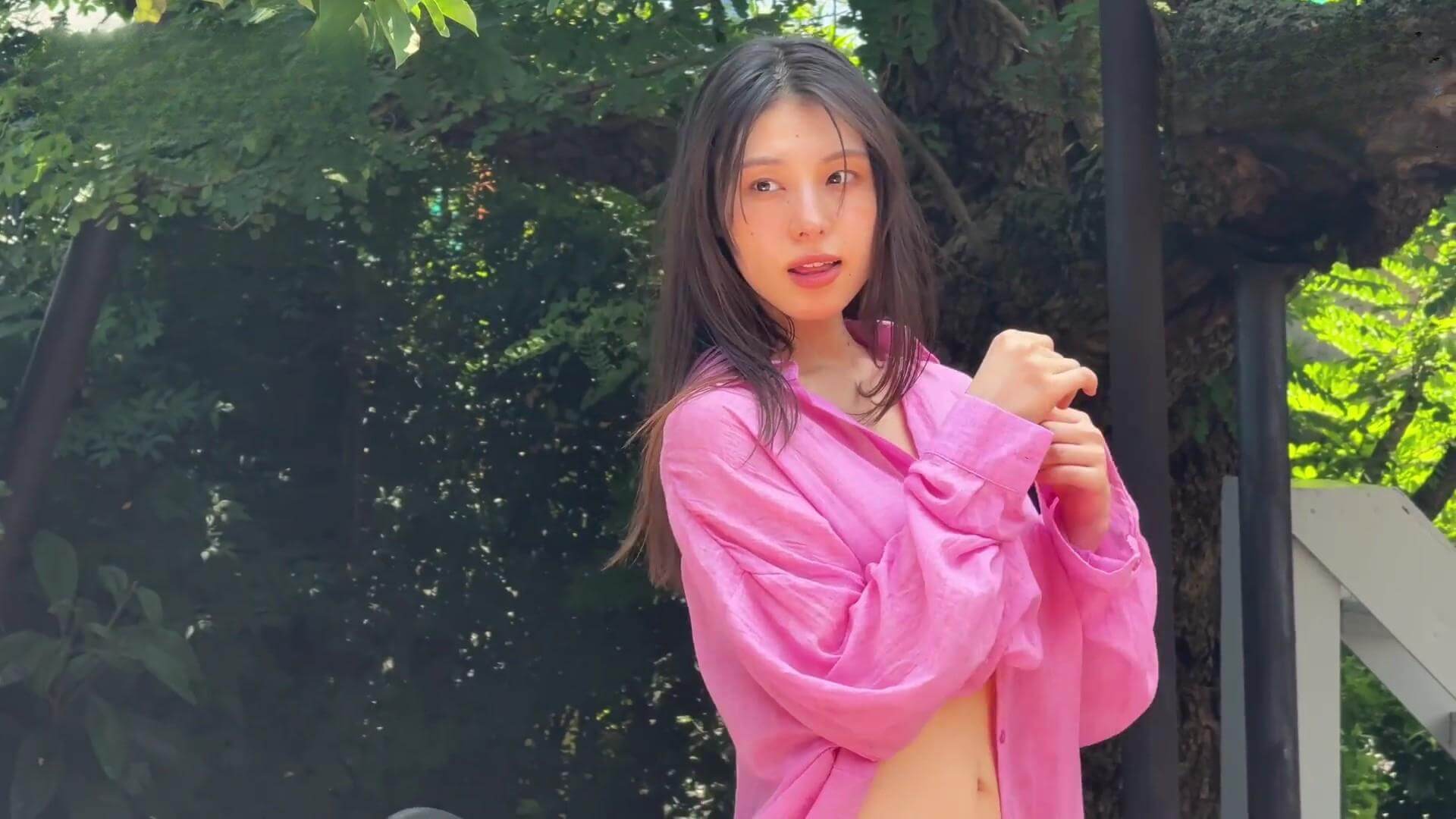 相楽伊織の進化した大人の魅力!水着グラビア&至高のボディライン 6枚目