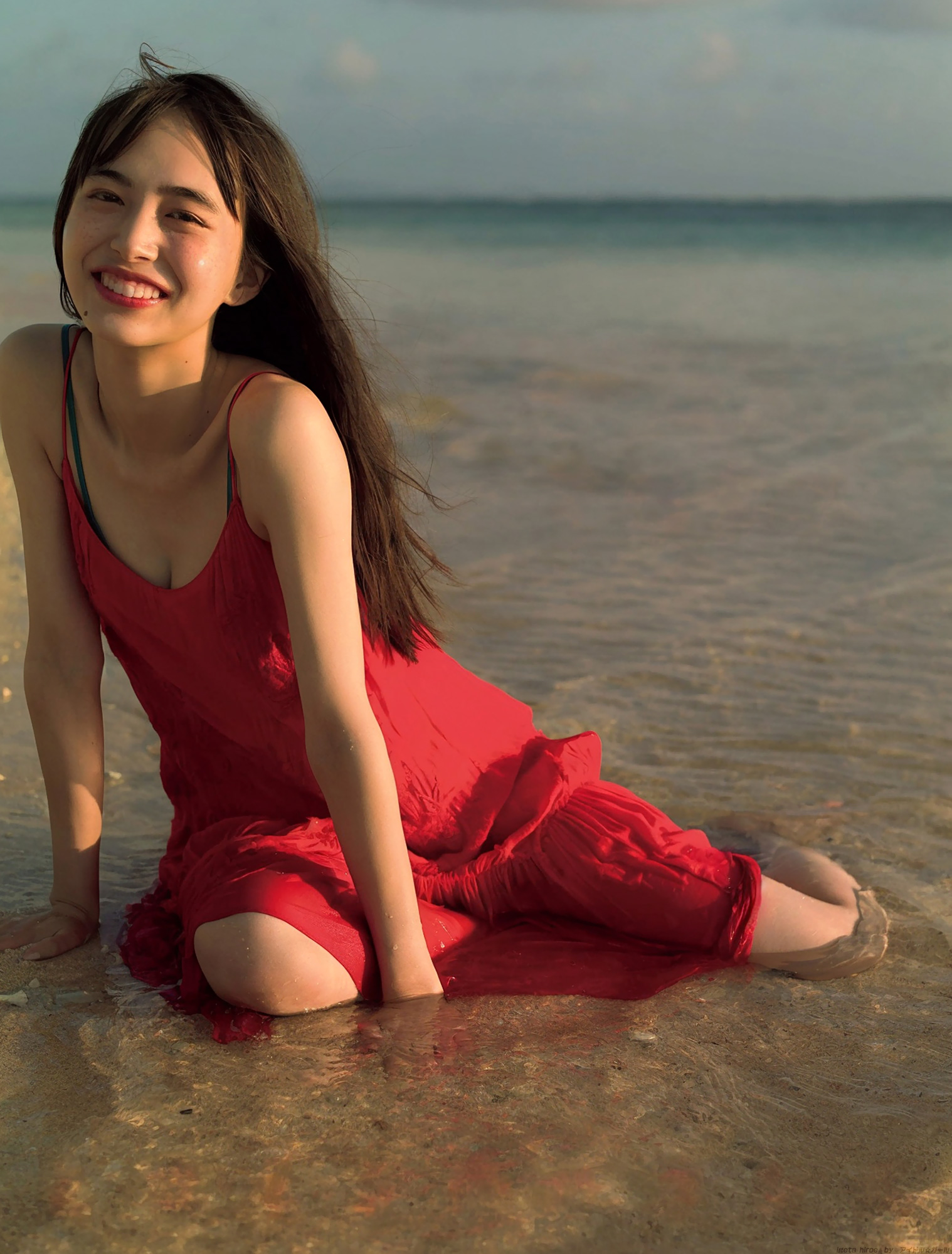 G 井桁弘恵 071-076e グラビア・水着画像 3枚目